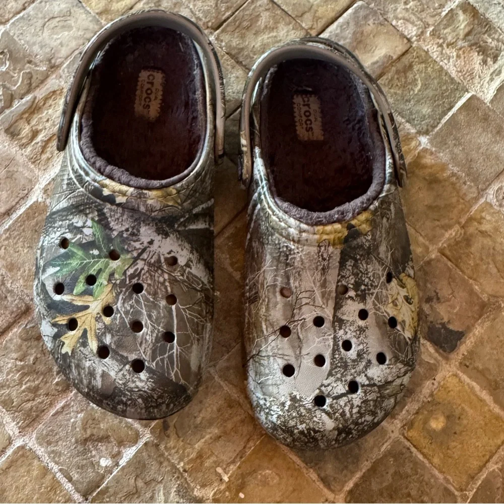 Fluffy crocs Camo Clogs